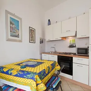 Vacanze Mirko Borgo Marina Imperia